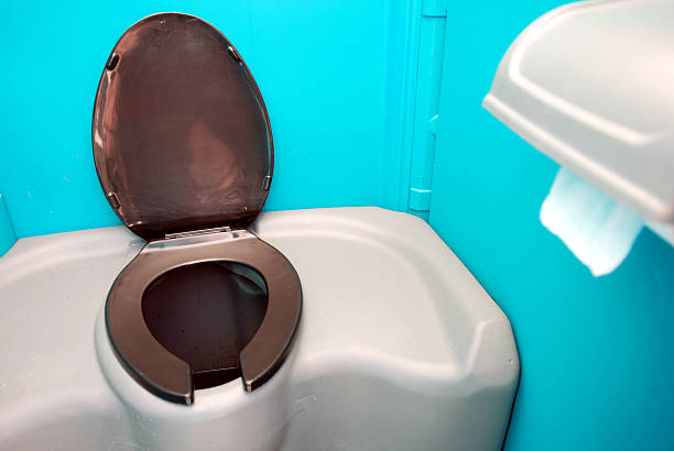 Best Portable toilet rental cost  in Shiner, TX