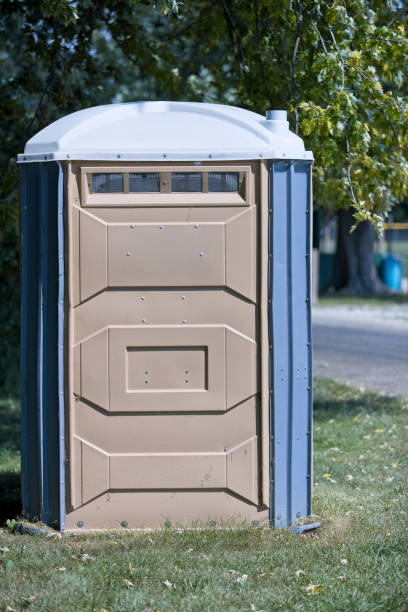 Best Construction site porta potty rental  in Shiner, TX